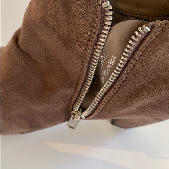 Boots - Picture 5 of 5